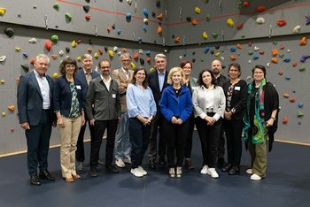 Vertreter:innen der KEB? mit Bundesministerin Eva-Maria Holzleitner